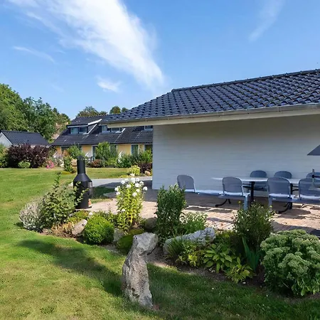 Im Idyllischsten Winkel Ruegens Neuenkirchen (Landhagen)