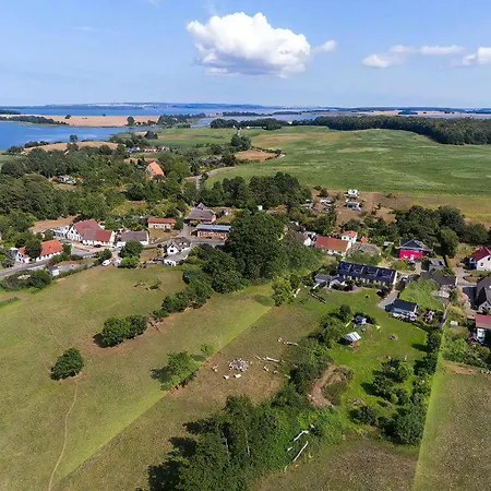 Im Idyllischsten Winkel Ruegens Nyaraló